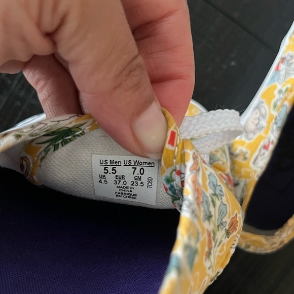 Vans x Liberty of London Alice in Wonderland Rare Women's Sneakers SZ 7 - Picture 8 of 8